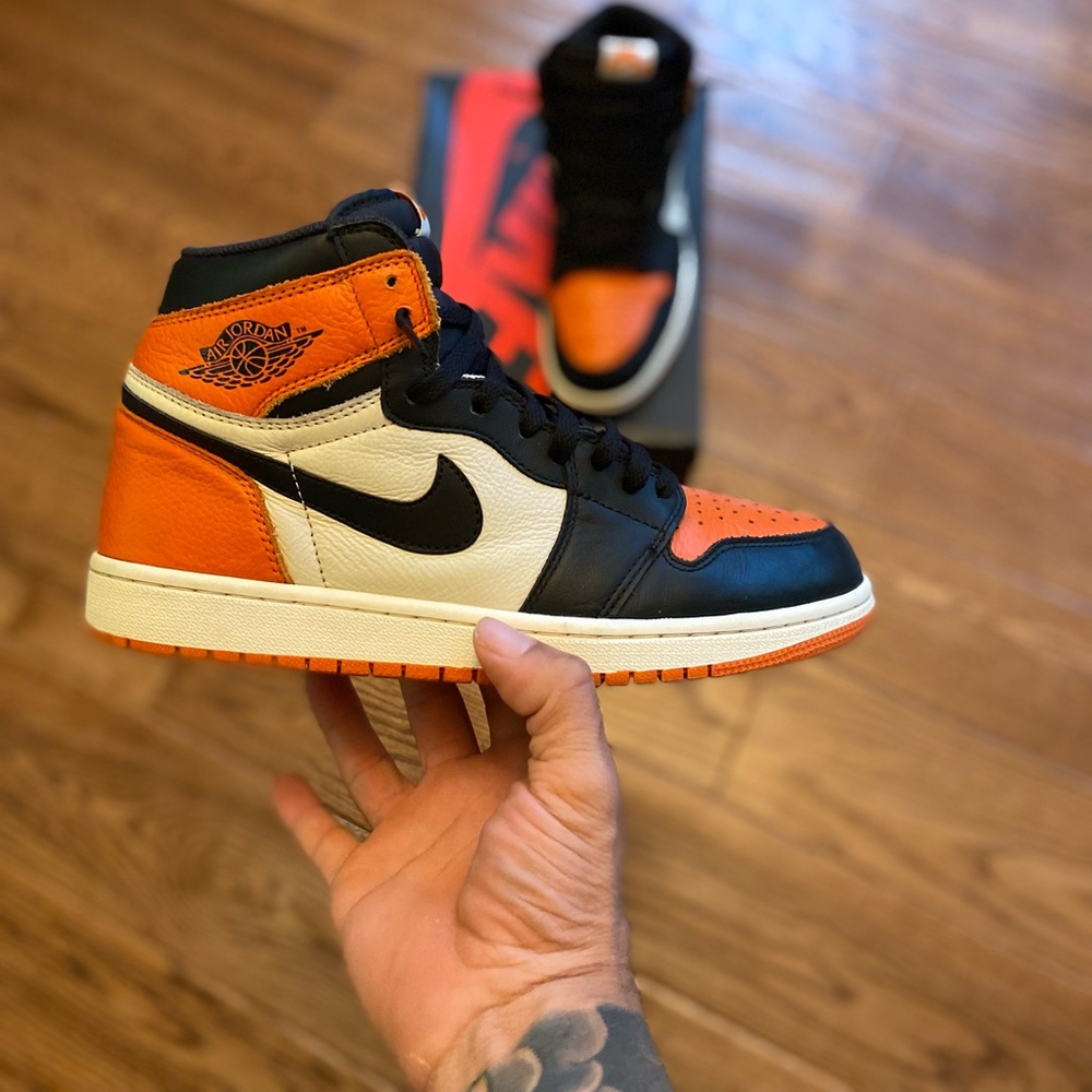 Shattered Backboard Jordan 1